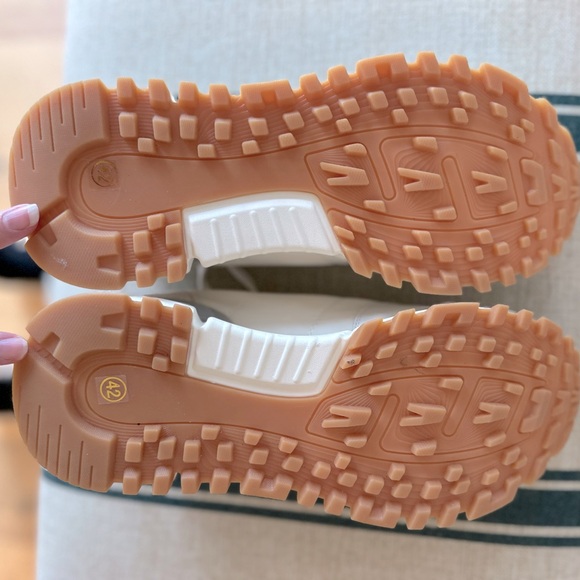 Somiliss Fashion Sneakers - Picture 10 of 10